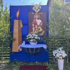 Jak wygląda ołtarz na Boże Ciało? Tradycje, dekoracje i inspiracje
