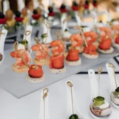 Catering na urodziny: ile kosztuje? Planuj budżet mądrze!