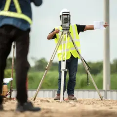 Jak zostać geodetą? Kompletny przewodnik po ścieżce kariery