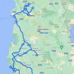 Trasa kamperem po Albanii: od Durrës przez Tiranę, Elbasan, Berat, aż po Pogradec nad jeziorem Ochrydzkim.