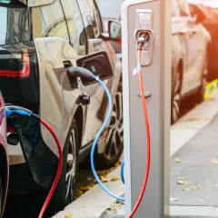 Auta elektryczne w Polsce: 150 tys. i milion do 2030? Sprawdź!