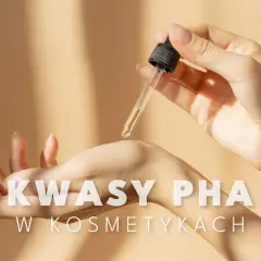 Delikatna skóra dłoni, na którą spada kropla serum z pipety. Kwasy PHA w kosmetykach to sekret promiennej cery.