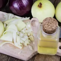 Sok z cebuli na co pomaga? Właściwości lecznicze i zastosowanie w domowym leczeniu