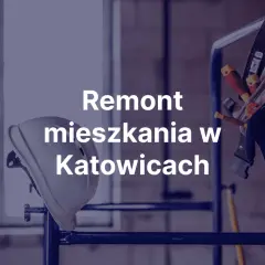 Kask budowlany, rękawice i narzędzia na rusztowaniu. Tekst: Remont mieszkania w Katowicach.