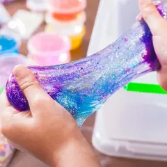 Jak zrobić slime? Sprawdzone przepisy, porady i bezpieczne alternatywy