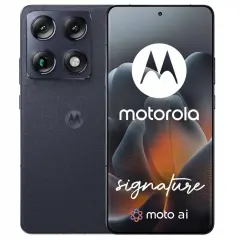 Nowoczesny telefon Motorola z potrójnym aparatem i ekranem z logo "signature moto ai". Wśród wielu marek telefonów, ten wyróżnia się designem.