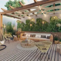 Gemütliche Terrassenumrandung Ideen: Hängesessel, Rattan-Möbel und Lichterkette schaffen Boho-Flair.