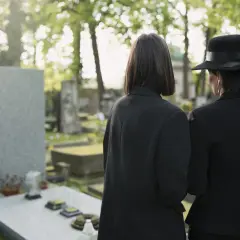 Jaki ubiór na pogrzeb? Oto, co musisz wiedzieć, aby nie popełnić błędu