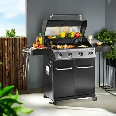 Grill & ogród: jak wybrać najlepsze akcesoria i sprzęt do grillowania