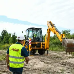 Kto wydaje uprawnienia na koparki? Łukasiewicz WIT i jak je zdobyć