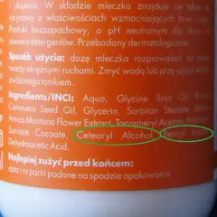 Składniki INCI: Aqua, Glycine Soja Oil, Ricinus Communis Seed Oil, Glycerin, Sorbitan Stearate, Arnica Montana Flower Extract, Tocopheryl Acetate, Sucrose Cocoate, **Cetearyl Alcohol**, Benzyl Alcohol, Dehydroacetic Acid.
