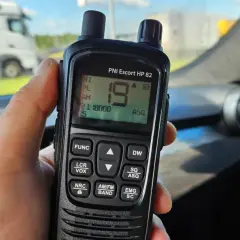 CB w Polsce: Dlaczego AM jest lepsze niż FM w komunikacji?
