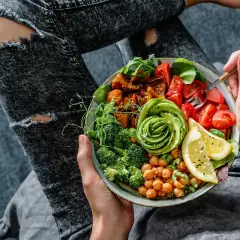 Masz wysoki cholesterol? Obniż go skutecznie dietą i ruchem!