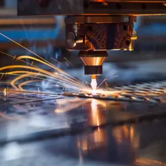 Laser do Cięcia Blachy: Precyzja i Szybkość w Obróbce Metalu