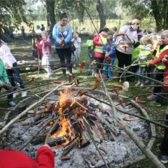 Czy można legalnie rozpalić ognisko nad jeziorem? Przepisy i praktyczne porady