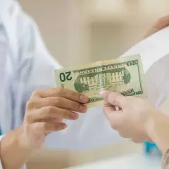 ¿Pueden devolver el dinero de un medicamento no recetado? Lo que debes saber