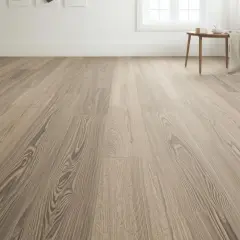 Pavimenti in legno con venature evidenti, un'ottima scelta per la posa di un nuovo pavimento.
