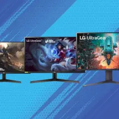 Trois écrans LG UltraGear affichent des scènes de jeux vidéo. Le taille écran ordinateur de bureau est idéal pour l'immersion.