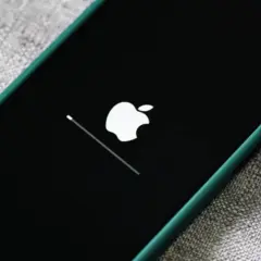 Jak zaktualizować iPhone? Pełny poradnik krok po kroku i rozwiązania problemów.