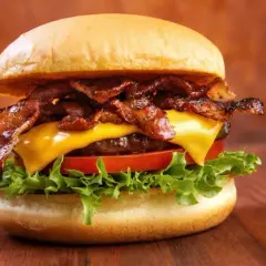 Skąd pochodzi burger? Odkryj jego zaskakującą historię!