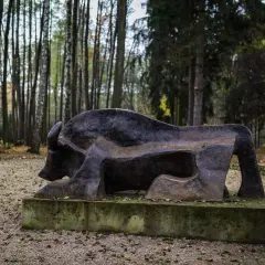 Ogród Rzeźb Soriano w Owczarni: Twój przewodnik po niezwykłej galerii