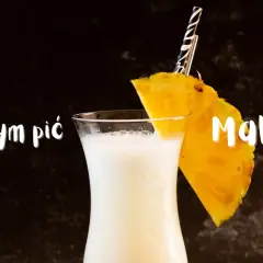 Z czym pić Malibu? Kremowy koktajl z ananasem i słomką.