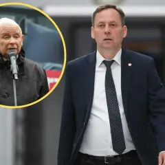 Jarosław Kaczyński przemawia, podczas gdy polityk KO idzie. Komentarze o drożyźnie zasypały media społecznościowe.