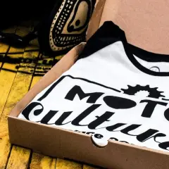 Ile kosztuje uszycie bluzy w szwalni? Realne ceny i ukryte koszty
