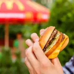 Od kiedy burger drwala w McDonald's? Sprawdź datę powrotu!