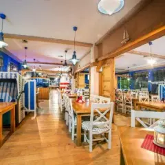 Jastrzębia Góra: Najlepsze restauracje i smażalnie co wybrać?