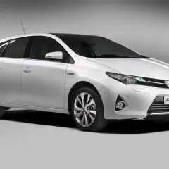 Toyota Auris Hybrid: Czy warto? Koszty, bateria, usterki.