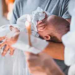 Chrzest bez Mszy a Komunia: Czy to możliwe? Zasady i warunki