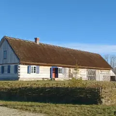 Skansen osadnictwa nadwiślańskiego w Wiączeminie Polskim - historia i atrakcje