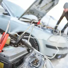 Jak odpalić auto na krótko? Zapomnij! Nowoczesne metody i porady