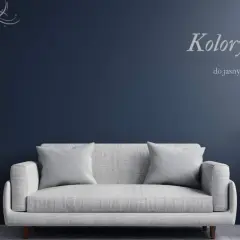 Jasne kolory ścian idealnie komponują się z jasną sofą i zielenią roślin.