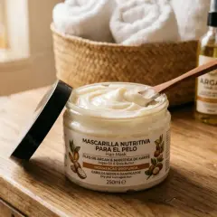 Tarro de mascarilla nutritiva para el pelo, ideal para saber como aplicar mascarilla pelo. Incluye aceite de argán y manteca de karité.