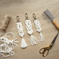 Jak zrobić zawieszkę do smoczka makrama - proste instrukcje DIY