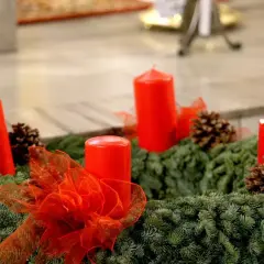 Jakie są symbole adwentu i ich znaczenie w tradycji świątecznej