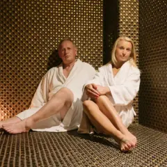 Jak się ubrać do hotelowego SPA? Strój, etykieta i relaks bez faux pas