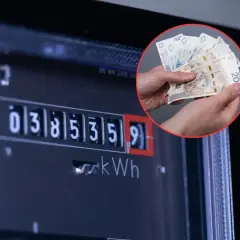 Liczniki energii elektrycznej i polskie banknoty symbolizują rosnące ceny prądu w Polsce.