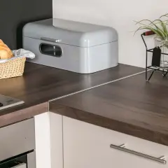 Porysowany blat? Odnów go! Skuteczne metody DIY krok po kroku