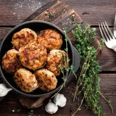 Ile kalorii ma kotlet mielony z indyka? Wartość odżywcza i zdrowsze opcje
