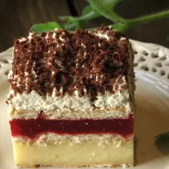 Najprostszy przepis na pyszne ciasto z truskawkami. Bez wysiłku, szybko i mega smacznie!