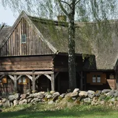 Skansen łódzkie: Odkryj fascynującą historię drewnianej architektury