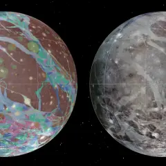 Ganymede, największy księżyc Jowisza, ukazany w dwóch wersjach: z kolorową mapą geologiczną i w naturalnych barwach.