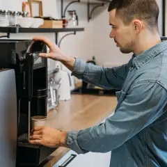 Jak odblokować ekspres do kawy DeLonghi i uniknąć frustracji