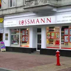 Pierwszy Rossmann w Polsce: historia, otwarcie i znaczenie dla rynku