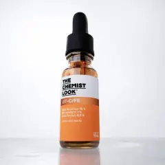 Frasco de serum con vitamina C, ideal para el embarazo. Contiene ácido ascórbico, alfa-tocoferol y ácido ferúlico.