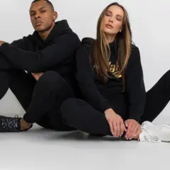 Jakie buty do dresów? Przewodnik po modnych i zaskakujących stylizacjach.