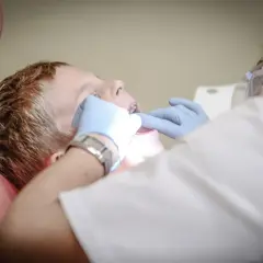 Dentysta na NFZ: Znajdź go łatwo i poznaj darmowe usługi!
